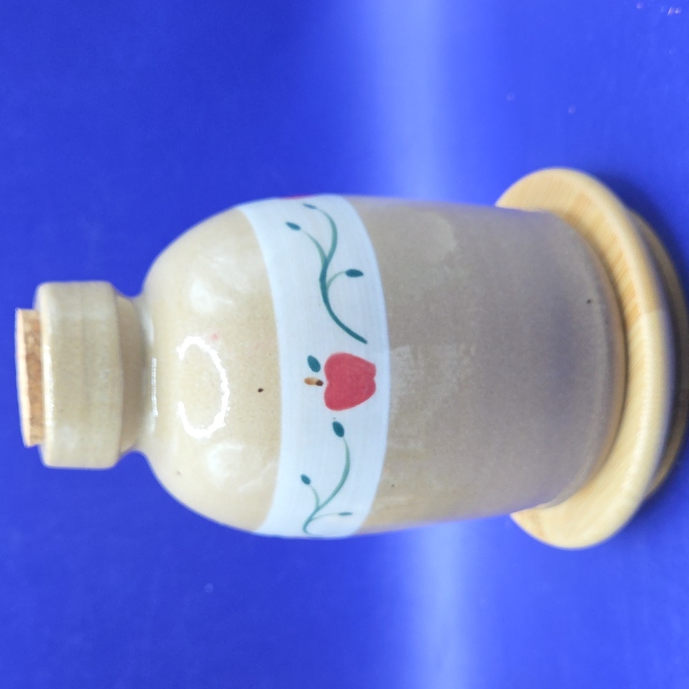 Mill Creek Stoneware Jug with Apple Design - Picture 2 of 6